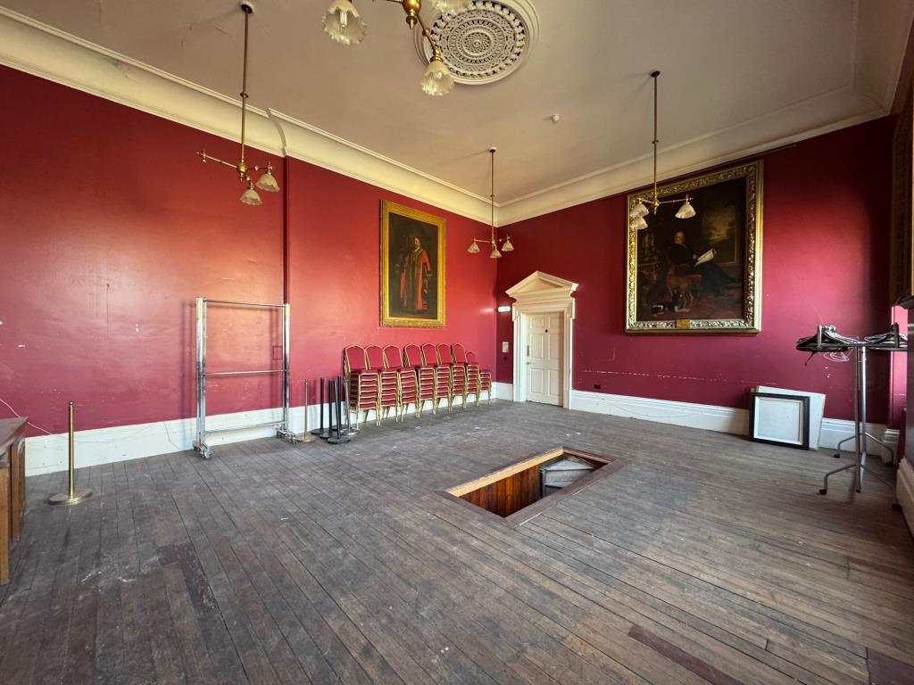Lot: 112 - ICONIC & HISTORIC PERIOD HIGH STREET BUILDING WITH POTENTIAL - First floor room 1